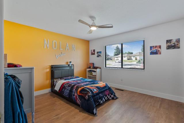 215 Rays Circle, Hollister CA: https://media.crmls.org/mediaz/891429cb-4918-4fd4-a6d3-97fb1867abfe.jpg