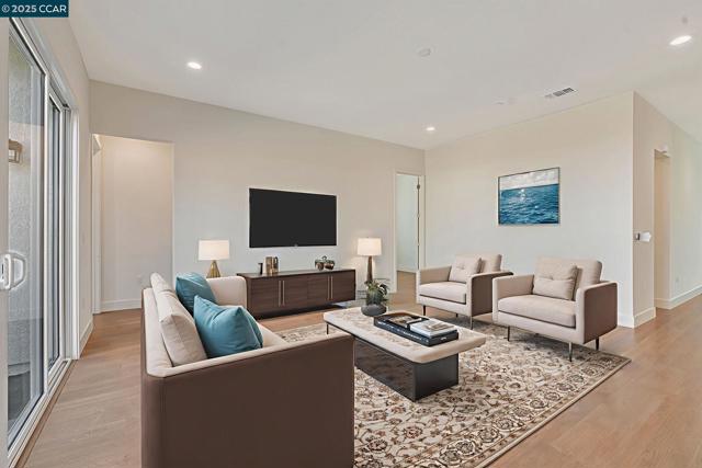 16166 Poulson Street, Lathrop CA: https://media.crmls.org/mediaz/8914a7d9-b566-4131-a9e3-006a9e4a6b69.jpg
