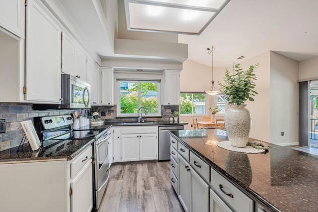 4025 Santa Maria Place, Turlock CA: https://media.crmls.org/mediaz/8915aeb6-ae4b-41a6-a156-5b91aa34ac2e.jpg
