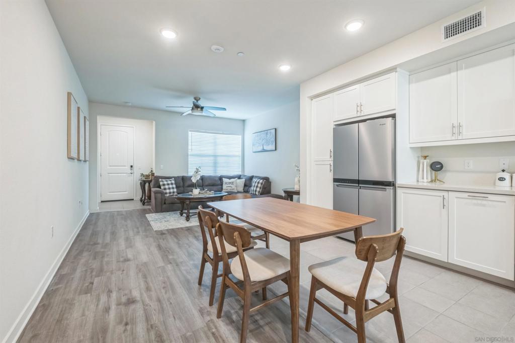 885 Blackstone - photo 10