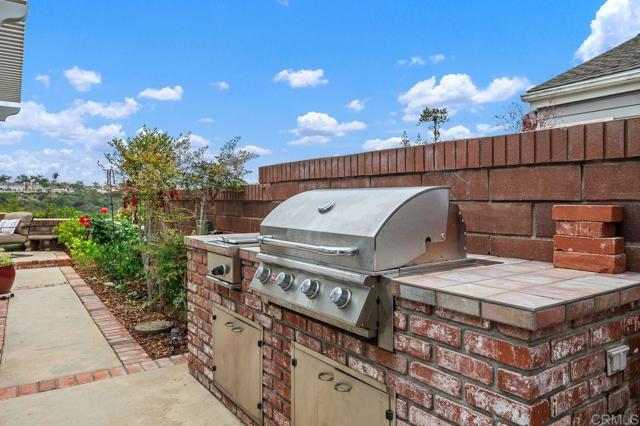 7414 Lantana, Carlsbad CA: https://media.crmls.org/mediaz/891643d8-03ad-4acd-95a4-10dab39f0279.jpg
