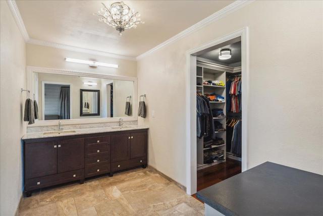24805 Corte Poco, Salinas CA: https://media.crmls.org/mediaz/89177326-3353-4fdb-95e3-1116eae499b4.jpg