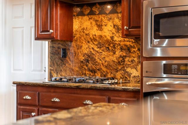 3121 Alta Verde, Fallbrook CA: https://media.crmls.org/mediaz/89181304-5cd3-4b06-9d76-4e81da289946.jpg