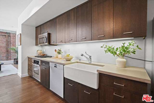 940 E 2nd Street, Los Angeles CA: https://media.crmls.org/mediaz/891813cf-cf3a-4cda-8673-4e63bdaa613d.jpg