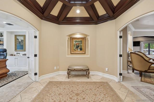 13371 Summit Cir, Poway CA: https://media.crmls.org/mediaz/8918fa9f-7e6a-4602-9b75-0177f5547455.jpg