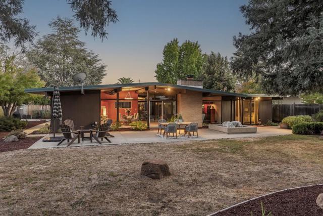 19269 De Havilland Drive, Saratoga CA: https://media.crmls.org/mediaz/891952fa-a2a0-4f05-ab48-223a003e378c.jpg