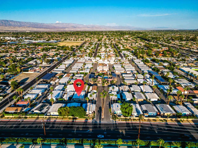 88 Dunes Circle, Cathedral City CA: https://media.crmls.org/mediaz/89195e3d-a6f9-49b8-b174-5684461dc7ad.jpg