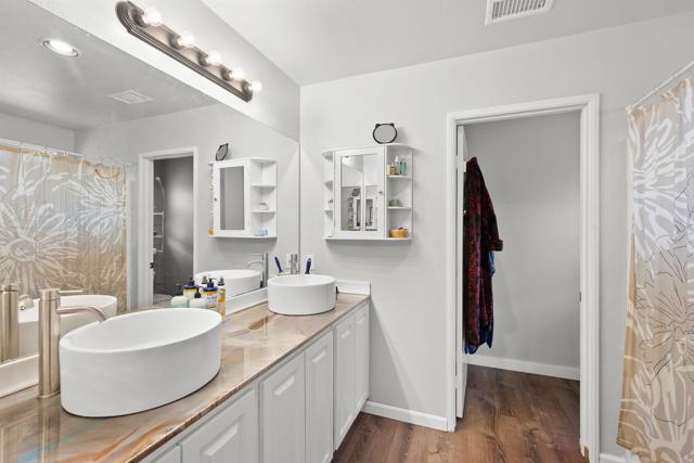 1583 GOLD RUN Road, Chula Vista CA: https://media.crmls.org/mediaz/8919c6b6-8b2e-40e4-a110-2debb392f93f.jpg