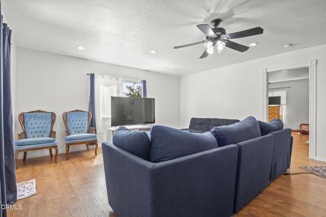 Detail Gallery Image 7 of 52 For 320 D St, Fillmore,  CA 93015 - 4 Beds | 2/1 Baths