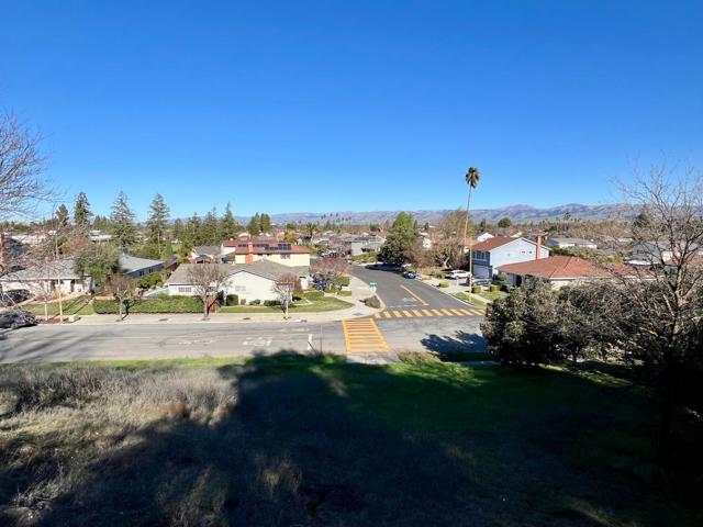 796 Colleen Dr, Parcel 2, Lot 47, San Jose CA: https://media.crmls.org/mediaz/891a5b1d-29c9-468a-aeba-d0d028fc0790.jpg