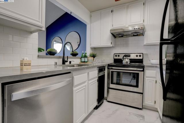 Image 22 of 51 For 6047 Joaquin Murieta Ave  F