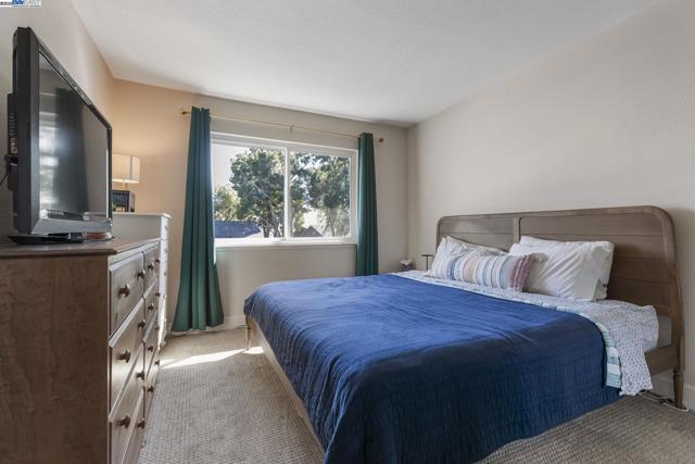 1479 Spring Valley Cmn, Livermore CA: https://media.crmls.org/mediaz/891bcdbb-f320-4695-a019-243cc749bc15.jpg