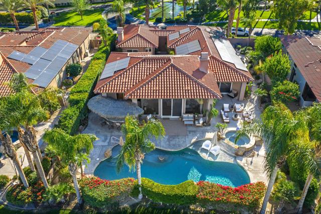 261 Loch Lomond Road, Rancho Mirage CA: https://media.crmls.org/mediaz/891bd6a5-6e35-4043-915c-efb037d14bba.jpg