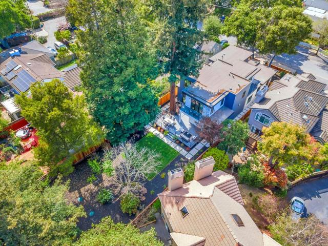 546 9th Avenue, Menlo Park CA: https://media.crmls.org/mediaz/891bec92-50d2-4511-82cd-9903e6d12960.jpg