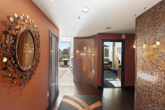 850 Beech St, San Diego CA: https://media.crmls.org/mediaz/891c88a2-0b0c-4e5e-9937-336c41bcac0a.jpg