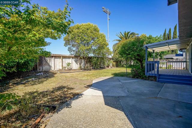 715 Graymont Circle, Concord CA: https://media.crmls.org/mediaz/891cffb8-be11-4683-a05c-141653d4eed2.jpg