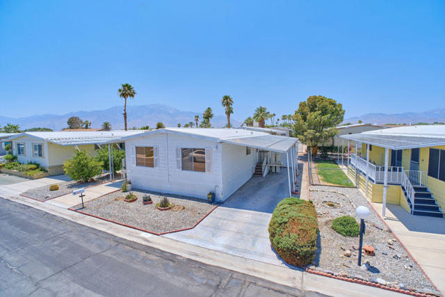 14777 Palm Drive, Desert Hot Springs CA: https://media.crmls.org/mediaz/891d279b-c807-44b1-9f05-31185f2ae2d3.jpg
