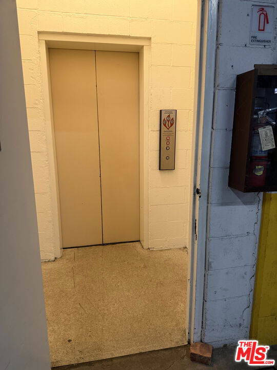 843 4th Street, Santa Monica CA: https://media.crmls.org/mediaz/891d73c7-5b7c-49bf-9e01-19c6509614a6.jpg