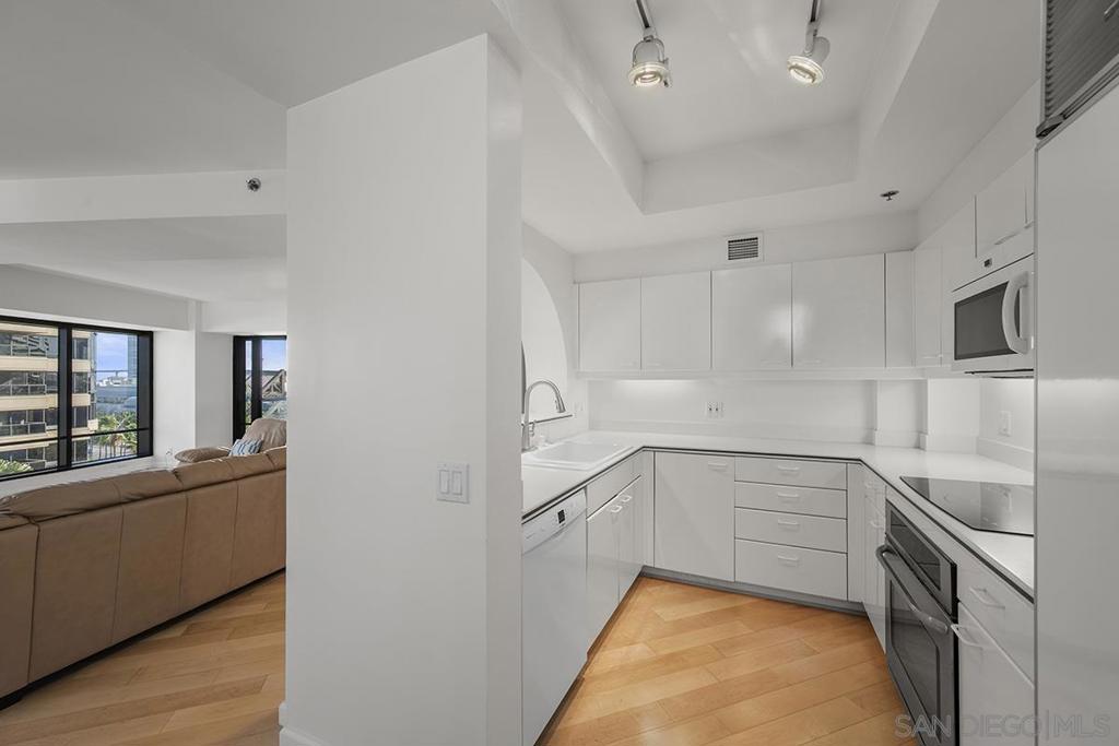 100 Harbor Drive - photo 16