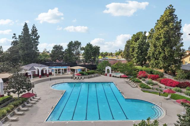 2077 Lakeridge Circle, Chula Vista CA: https://media.crmls.org/mediaz/891e2656-c740-4c9f-90ee-1add8c13072d.jpg