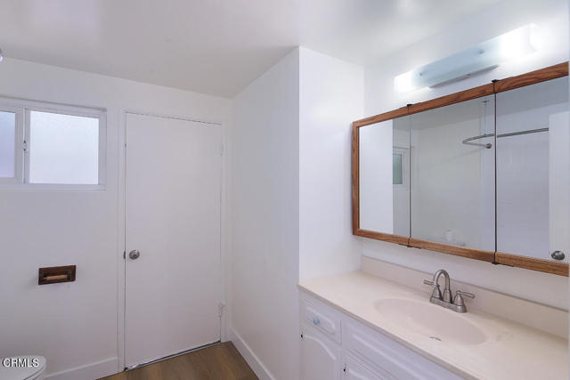 5020 Carolyn Way, La Crescenta CA: https://media.crmls.org/mediaz/891e4d07-8911-4604-b3f6-ee43db547b5f.jpg