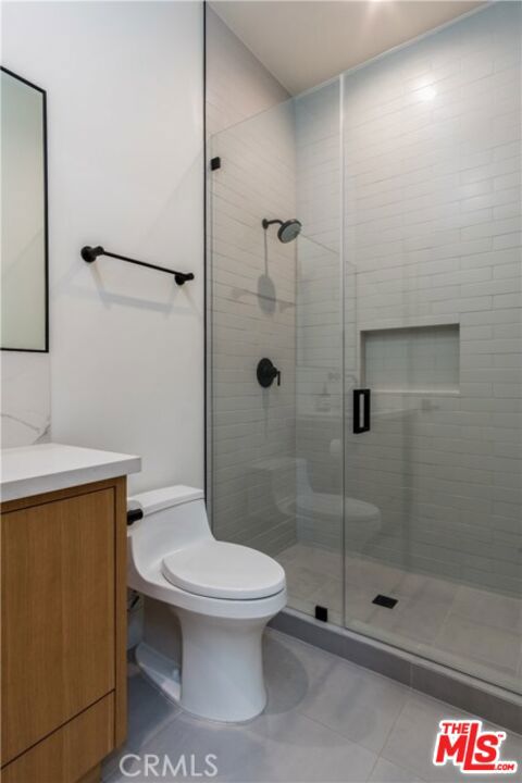 5107 Gaynor Avenue, Encino CA: https://media.crmls.org/mediaz/891eb60a-122b-4835-9373-99a4c7061ef6.jpg