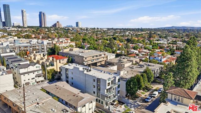 1820 Prosser Avenue, Los Angeles CA: https://media.crmls.org/mediaz/891eca19-45f4-40b8-8654-1ca572a66cf4.jpg