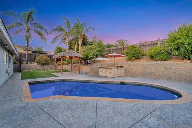 13573 Paseo Del Mar, El Cajon CA: https://media.crmls.org/mediaz/891f5d6a-1a96-4db3-8336-3cb4301aa6e2.jpg