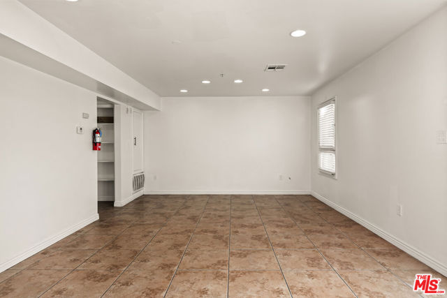 2667 Menlo Avenue, Los Angeles CA: https://media.crmls.org/mediaz/891f81dd-fc08-4ba4-bd68-f5a6ede8fc45.jpg