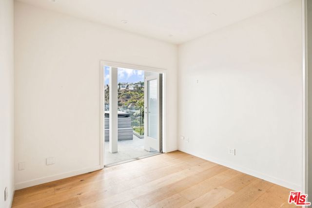 7868 Electra Drive, Los Angeles CA: https://media.crmls.org/mediaz/891f85fa-bdb2-46de-866f-fcdbf6a96cbe.jpg