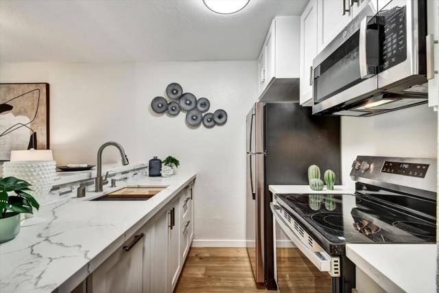 397 Imperial Way, Daly City CA: https://media.crmls.org/mediaz/891fb9d2-899d-48b2-9be2-7446f229423c.jpg