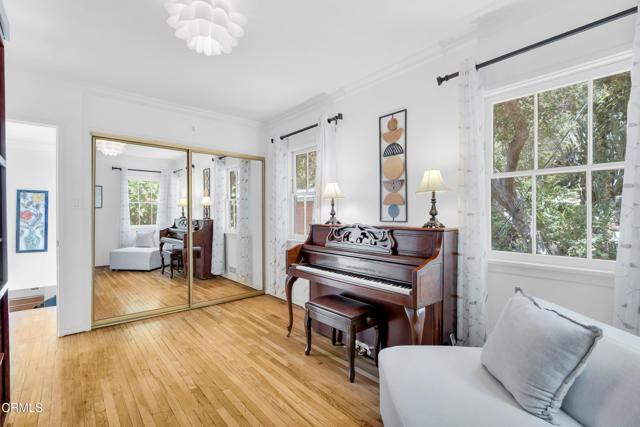 600 Woodland Drive, Sierra Madre CA: https://media.crmls.org/mediaz/891fee3b-d0bb-4db9-8fbb-e52f0e325604.jpg