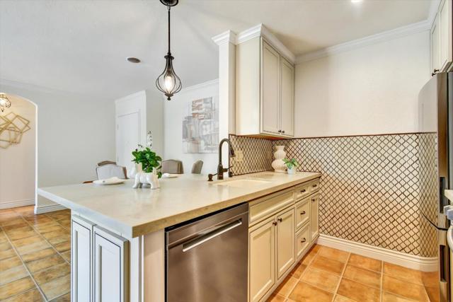 395 Imperial Way, Daly City CA: https://media.crmls.org/mediaz/8920f0f9-90db-4497-997b-7aceb36a2250.jpg