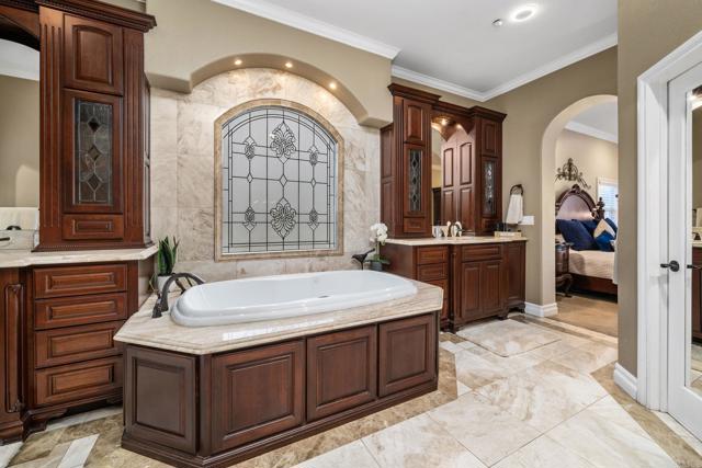 Detail Gallery Image 35 of 73 For 2270 Summit Dr, Escondido,  CA 92025 - 5 Beds | 3/1 Baths