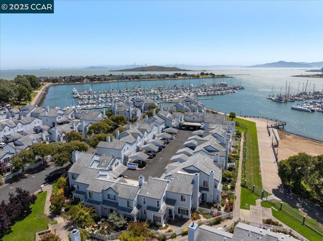609 Commodore Dr, Richmond CA: https://media.crmls.org/mediaz/89217266-9497-4dbb-b5aa-b0589f7e10c8.jpg