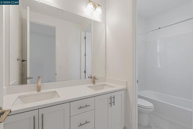 16166 Poulson Street, Lathrop CA: https://media.crmls.org/mediaz/8921c884-6911-4c5e-838d-e387534c542f.jpg