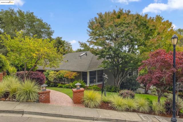 64 Crest Rd, Piedmont CA: https://media.crmls.org/mediaz/89224b2f-479c-4373-9f7f-067440c26925.jpg