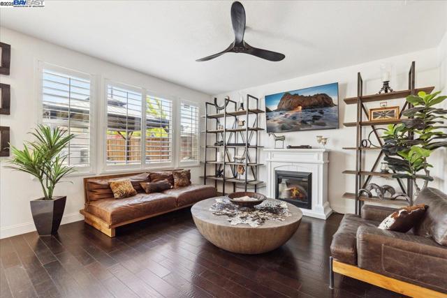 366 Karelian St, Danville CA: https://media.crmls.org/mediaz/8923c006-c1eb-429f-aba6-4cc698b94025.jpg