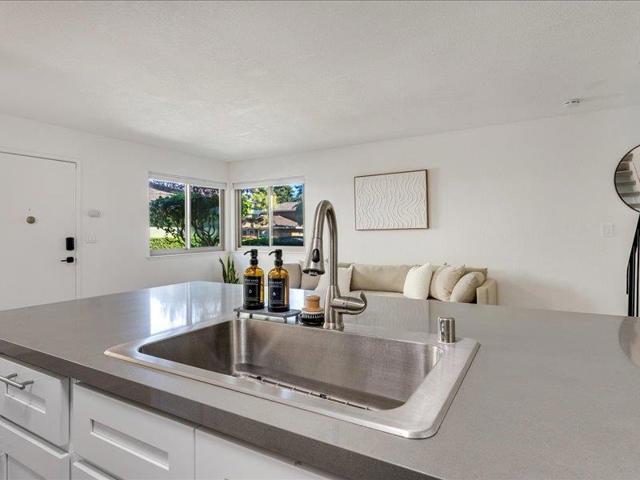 4475 Diamond Street, Capitola CA: https://media.crmls.org/mediaz/8923cc5a-6b1b-4265-8670-513d214a2177.jpg
