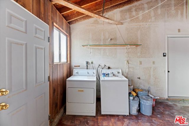 6042 Cahuilla Avenue,  CA: https://media.crmls.org/mediaz/8925c00d-cd0c-4bbb-9008-c46df2c1a5f4.jpg