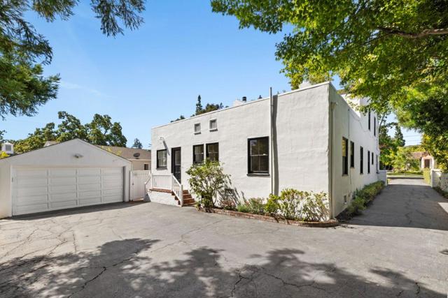 48 Turnsworth Avenue, Redwood City CA: https://media.crmls.org/mediaz/89260a7f-2ac0-4ad0-baa7-36634ee9eca2.jpg