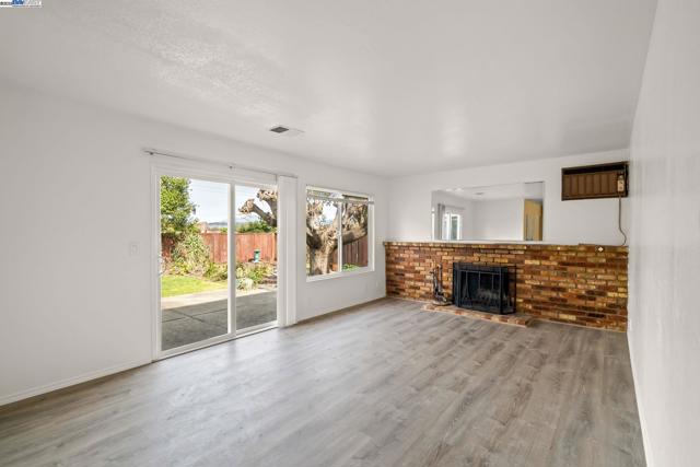 2935 Pine Valley Rd, San Ramon CA: https://media.crmls.org/mediaz/8927007d-bdc1-43a5-bb6d-2c1c348d3abe.jpg