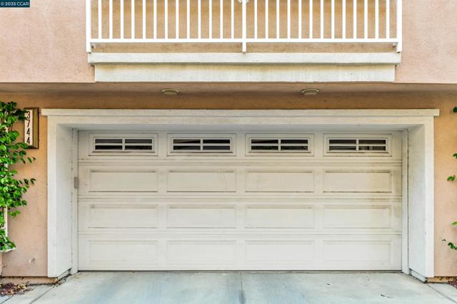 3744 Whitworth Dr, Dublin CA: https://media.crmls.org/mediaz/8927242b-690f-41b0-b470-b52438144b4d.jpg