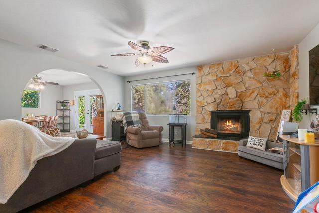 25119 Como Esta Court, Ramona CA: https://media.crmls.org/mediaz/89278c49-c281-4e14-adae-dd7088991752.jpg