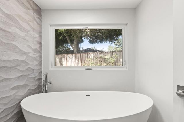 990 Rose Avenue, Mountain View CA: https://media.crmls.org/mediaz/8927cf77-2fb5-41bb-8440-2938e1dd9d47.jpg
