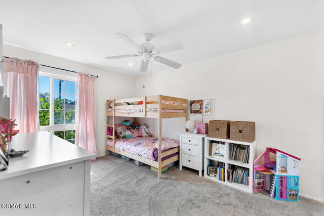 30 S Ellis Place, Newbury Park CA: https://media.crmls.org/mediaz/8928266c-e685-4ff7-a41d-d18cfd5efc81.jpg