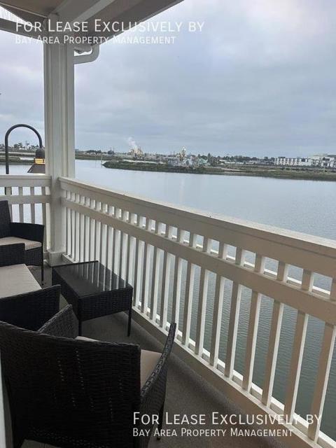 654 Sea Anchor Drive, Redwood City CA: https://media.crmls.org/mediaz/89285403-0592-4090-ac8a-26f66cb583a5.jpg