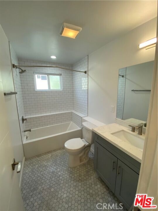 3422 Holyoke Drive, Los Angeles CA: https://media.crmls.org/mediaz/892869eb-b91e-4f58-9d9f-42219550202a.jpg