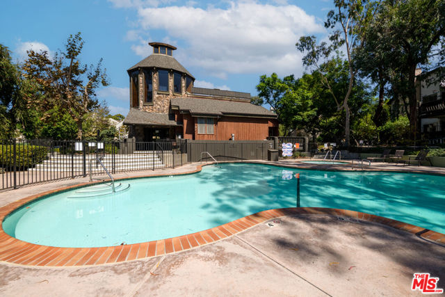 4628 Maytime Lane, Culver City CA: https://media.crmls.org/mediaz/892903ae-af0f-4da3-b9bb-f566b0d3d005.jpg