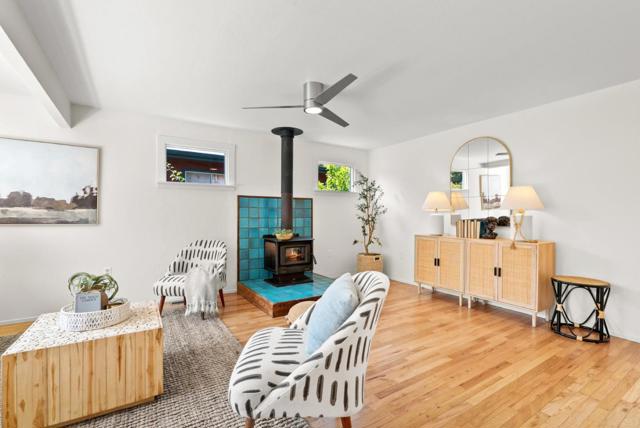3407 Maplethorpe Lane, Soquel CA: https://media.crmls.org/mediaz/89297f74-bbef-4528-a872-c19a8fa3414b.jpg